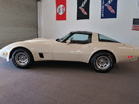 Image 5 of 17 of a 1981 CHEVROLET CORVETTE