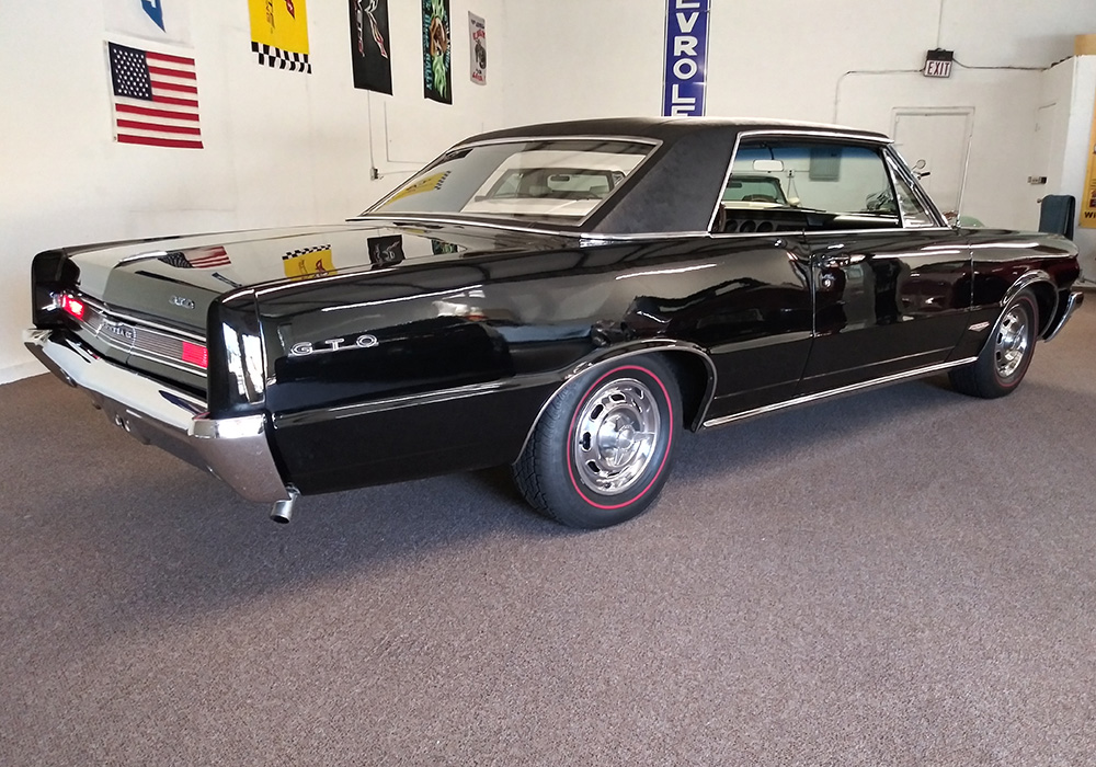 2nd Image of a 1964 PONTIAC GTO