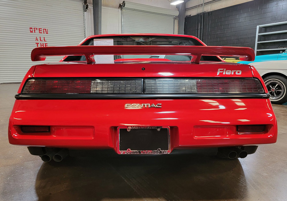 3rd Image of a 1988 PONTIAC FIERO