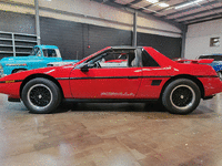 Image 2 of 6 of a 1988 PONTIAC FIERO