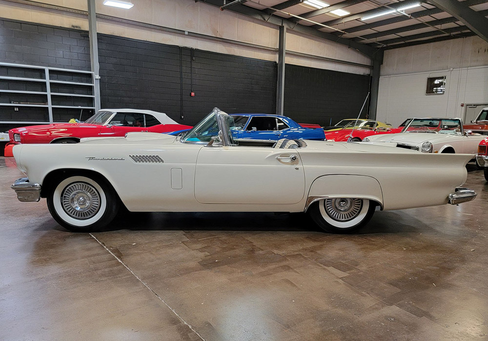 1st Image of a 1957 FORD THUNDERBIRD