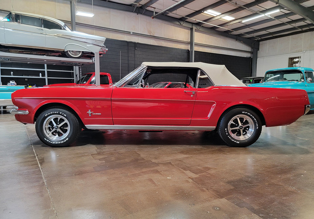 1st Image of a 1965 FORD MUSTANG