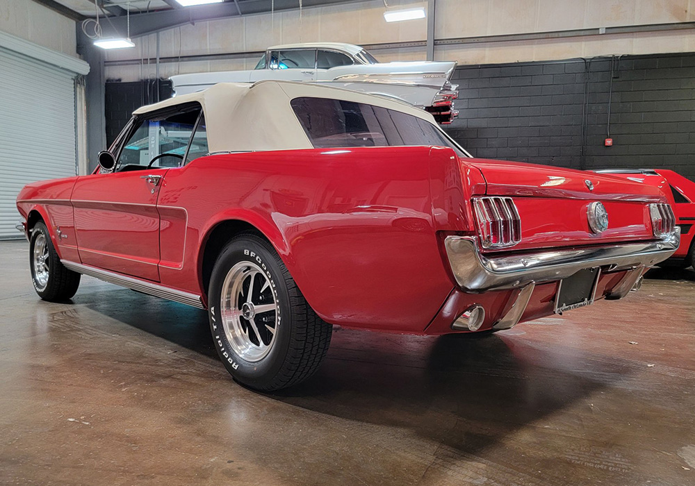 2nd Image of a 1965 FORD MUSTANG