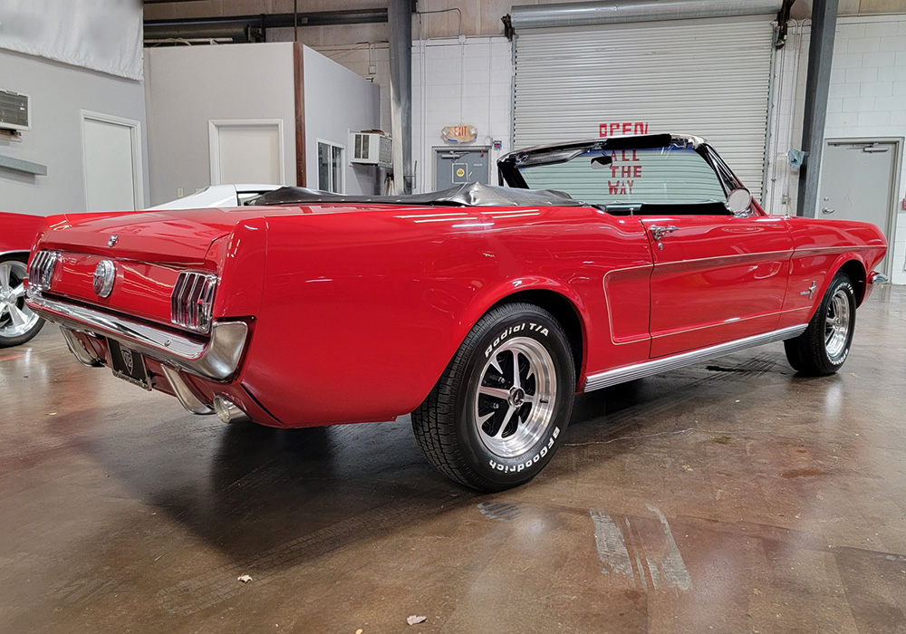 3rd Image of a 1965 FORD MUSTANG