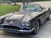 Image 2 of 15 of a 1958 CHEVROLET CORVETTE