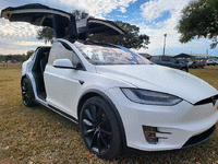 Image 7 of 16 of a 2018 TESLA MODEL X LHD DUAL MOTOR STANDARD