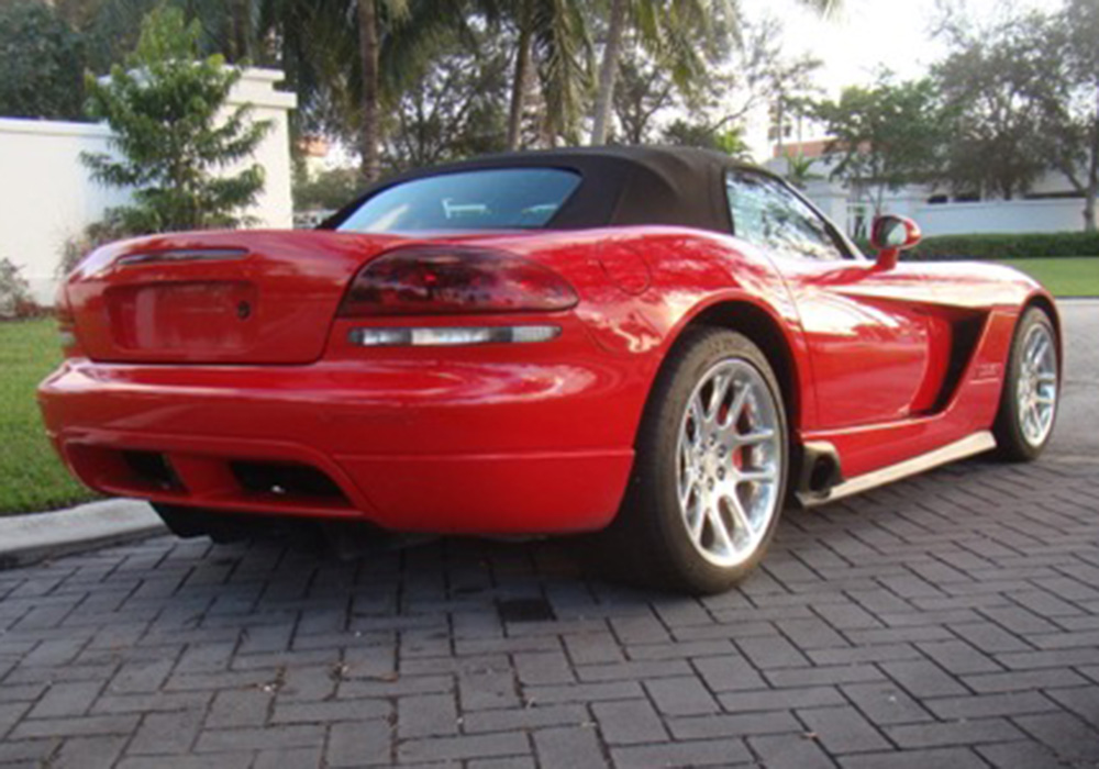 1st Image of a 2005 DODGE VIPER SRT-10