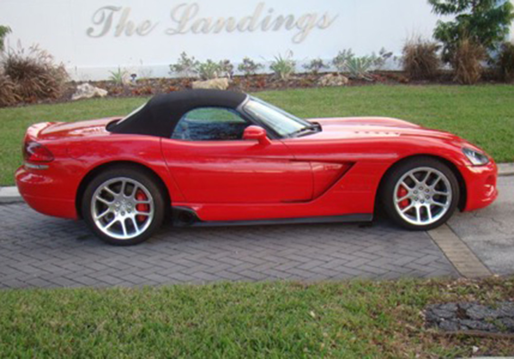 3rd Image of a 2005 DODGE VIPER SRT-10