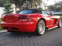 Image 2 of 10 of a 2005 DODGE VIPER SRT-10