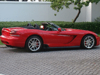 Image 3 of 10 of a 2005 DODGE VIPER SRT-10