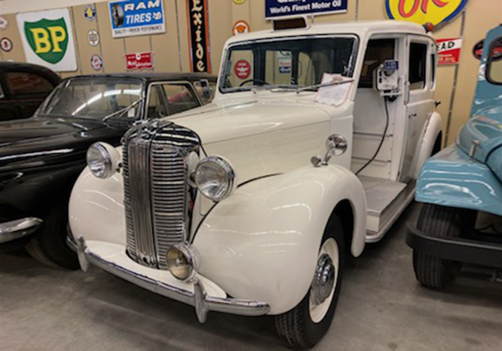 4th Image of a 1949 AUSTIN FX3