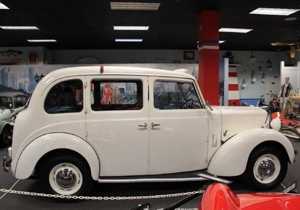 8th Image of a 1949 AUSTIN FX3