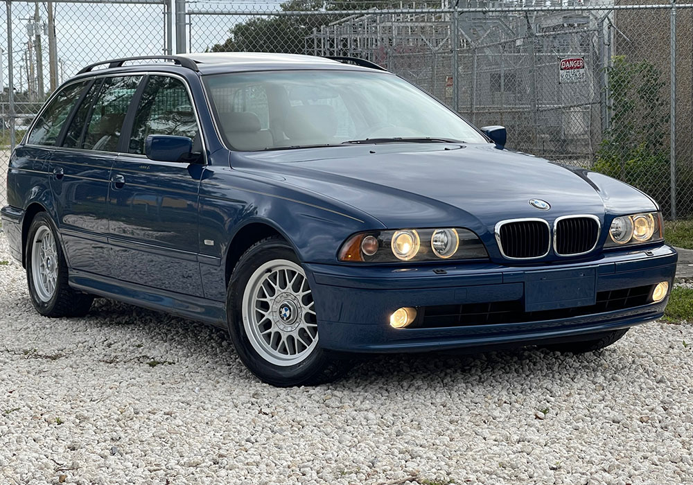 1st Image of a 2002 BMW 5 SERIES 525I