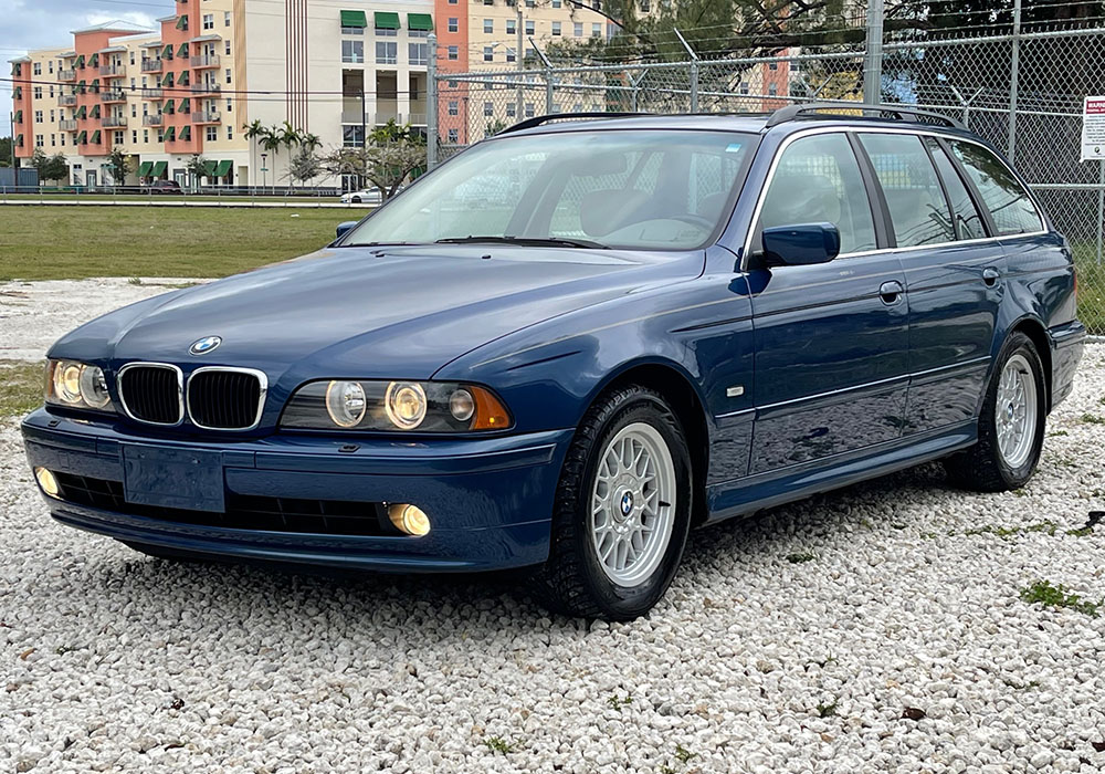 2nd Image of a 2002 BMW 5 SERIES 525I