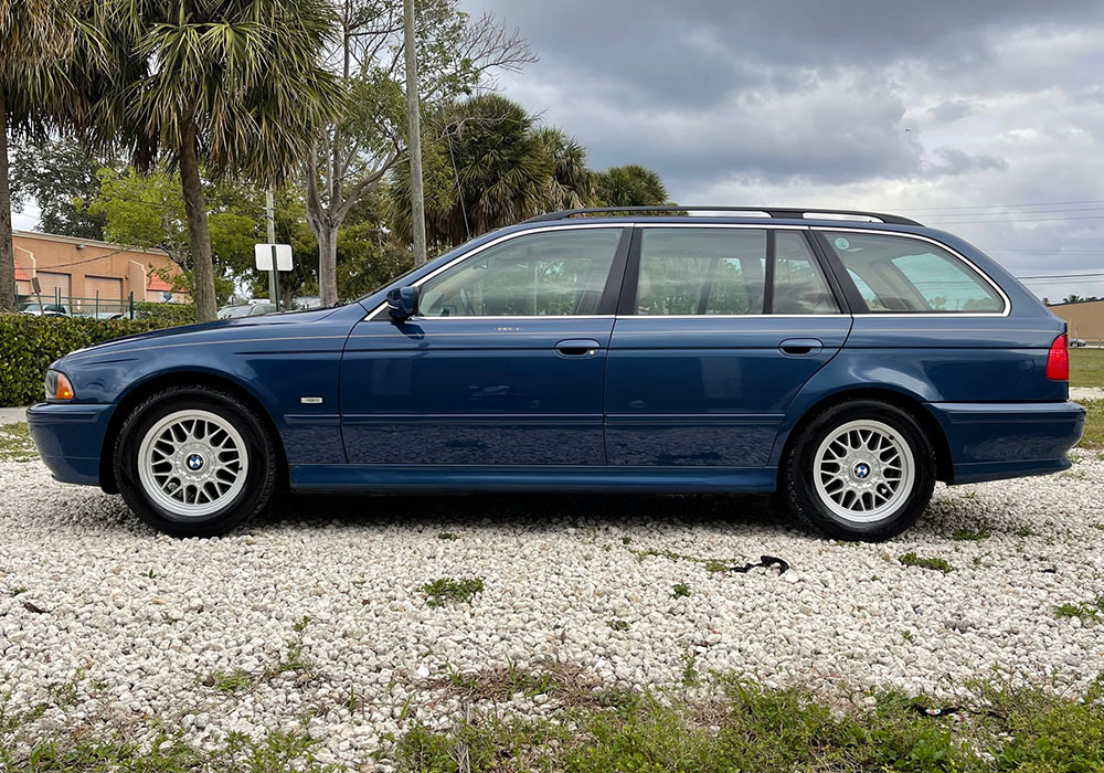 9th Image of a 2002 BMW 5 SERIES 525I
