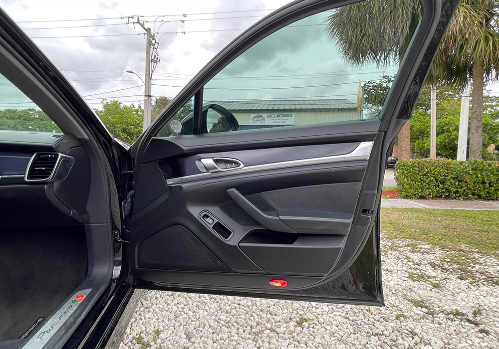 38th Image of a 2013 PORSCHE PANAMERA PLATINUM