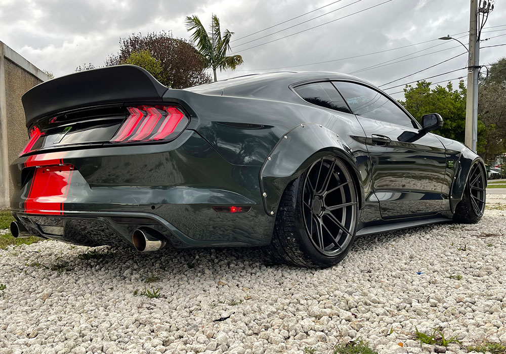 5th Image of a 2016 FORD MUSTANG GT