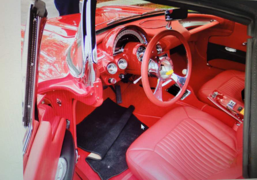 2nd Image of a 1960 CHEVROLET CORVETTE