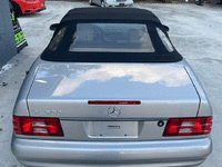 Image 16 of 37 of a 1999 MERCEDES-BENZ SL-CLASS SL500