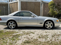 Image 18 of 37 of a 1999 MERCEDES-BENZ SL-CLASS SL500