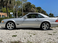 Image 19 of 37 of a 1999 MERCEDES-BENZ SL-CLASS SL500