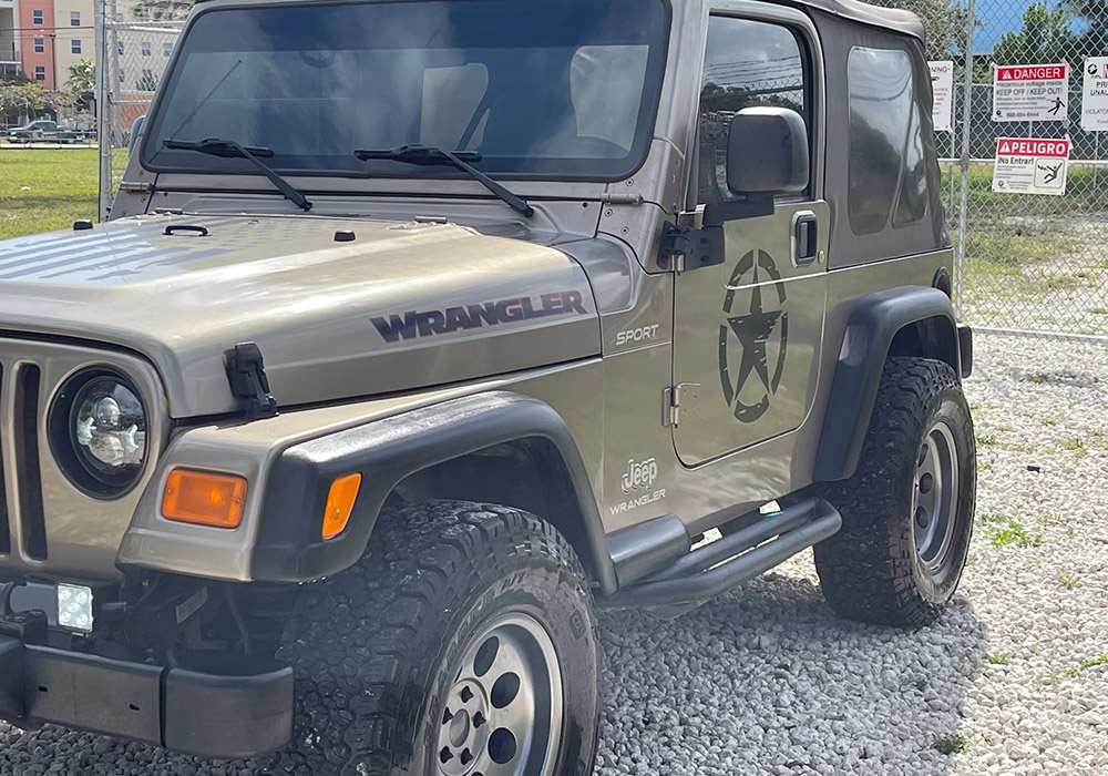 3rd Image of a 2004 JEEP WRANGLER