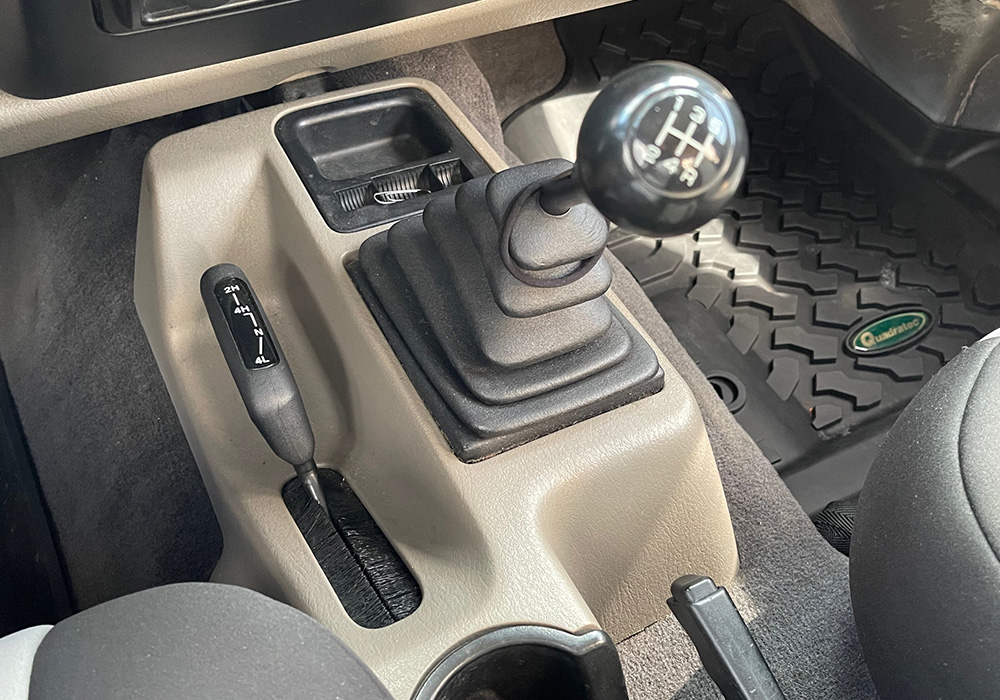 21st Image of a 2004 JEEP WRANGLER