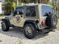 Image 9 of 27 of a 2004 JEEP WRANGLER