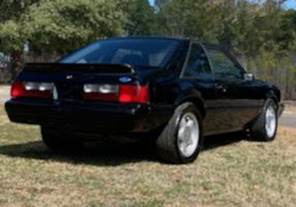 3rd Image of a 1990 FORD MUSTANG LX
