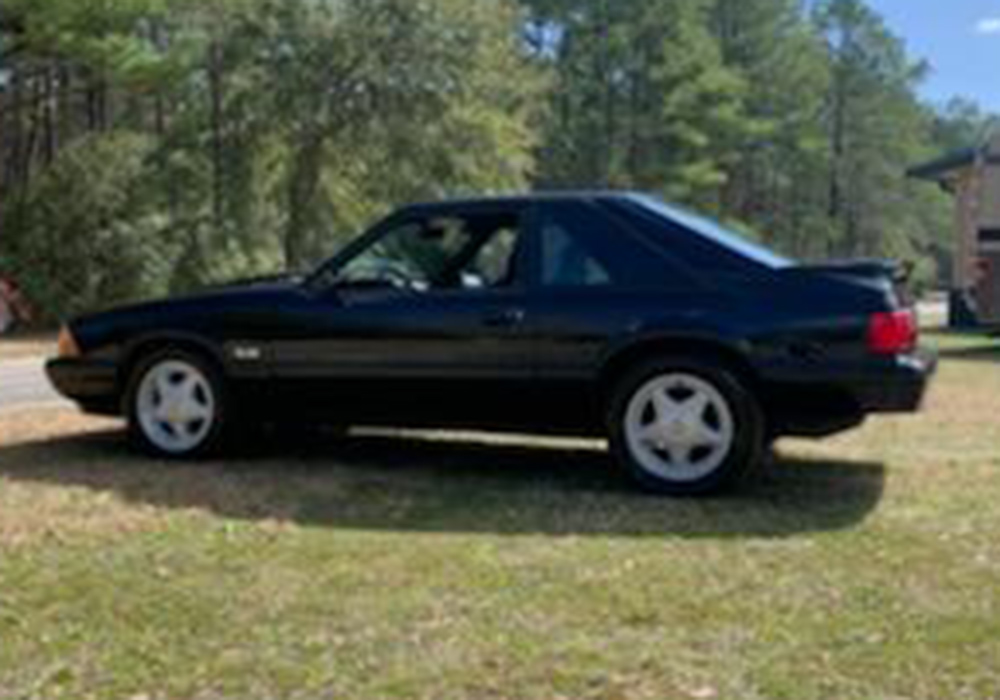 4th Image of a 1990 FORD MUSTANG LX