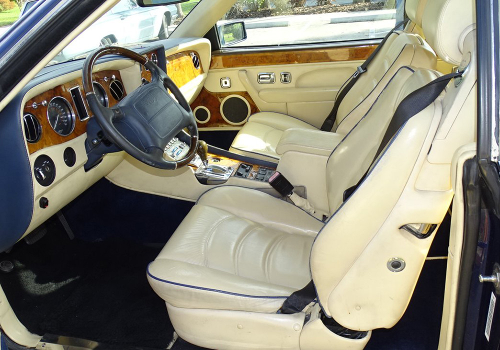 14th Image of a 2000 BENTLEY AZURE