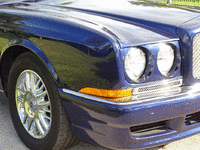 Image 9 of 44 of a 2000 BENTLEY AZURE