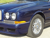 Image 10 of 44 of a 2000 BENTLEY AZURE