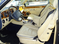 Image 15 of 44 of a 2000 BENTLEY AZURE