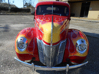 Image 3 of 17 of a 1940 FORD DELUXE