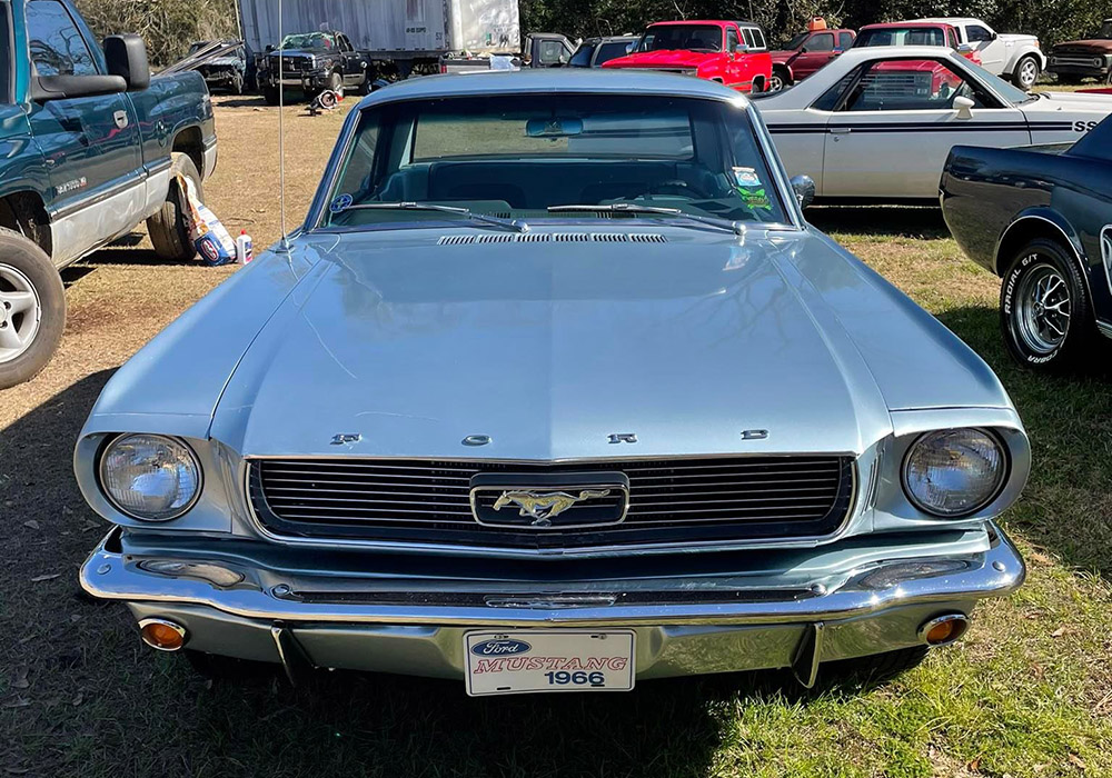 2nd Image of a 1966 FORD MUSTANG