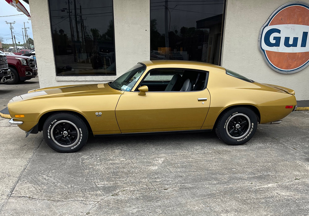 2nd Image of a 1972 CHEVROLET CAMARO