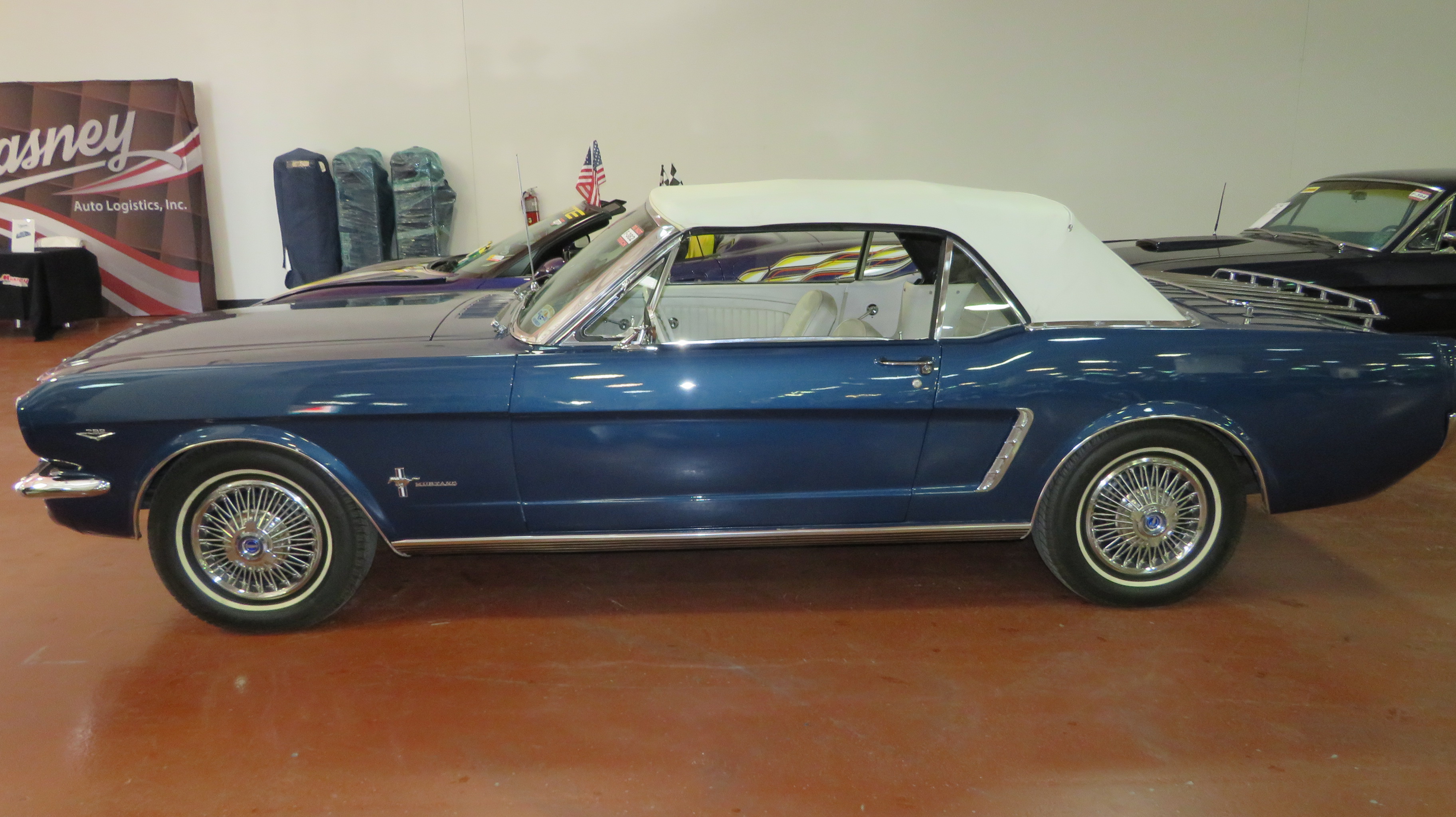 2nd Image of a 1965 FORD MUSTANG