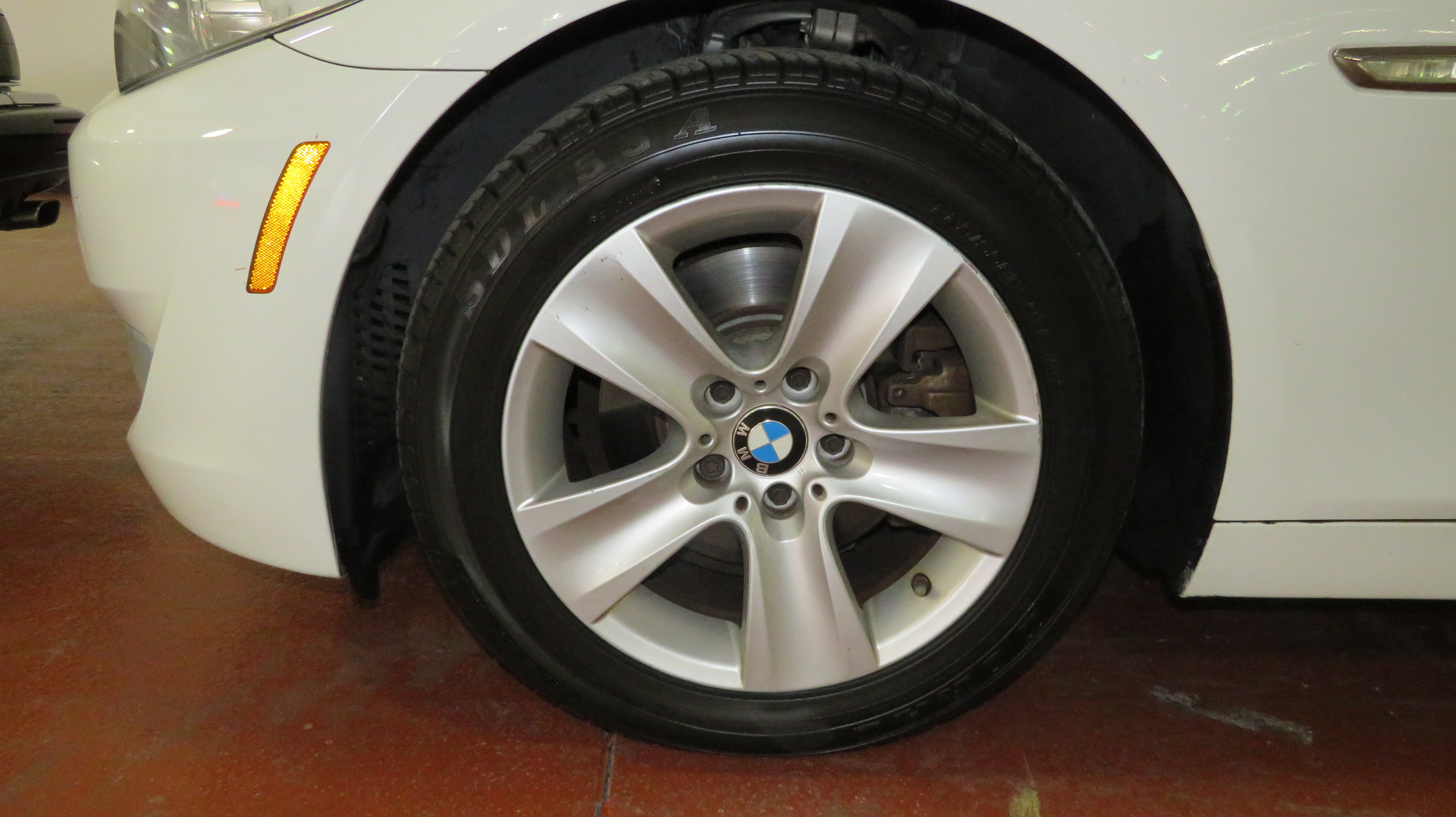 12th Image of a 2012 BMW 5 SERIES 528I