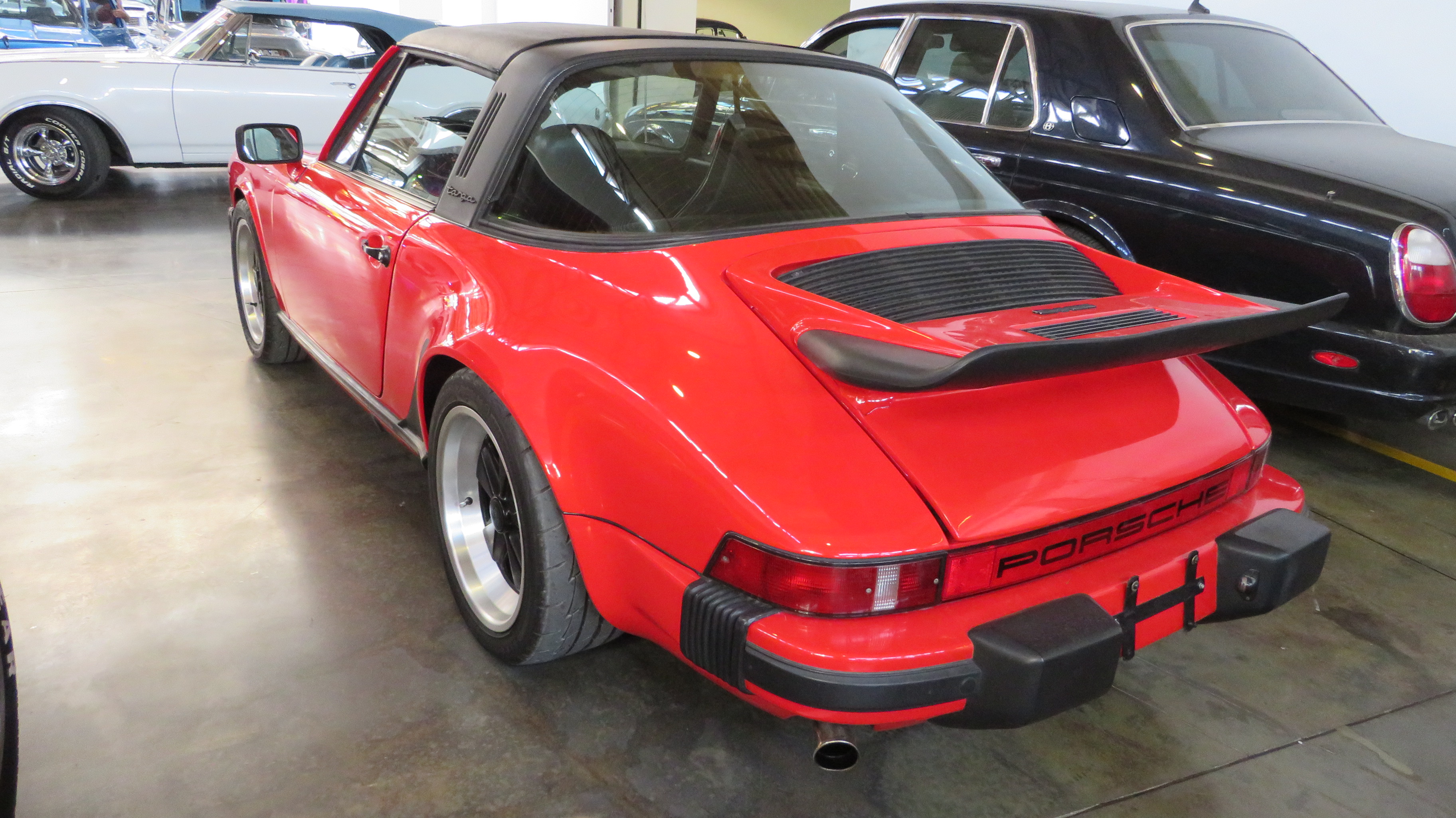 2nd Image of a 1977 PORSCHE 911 S