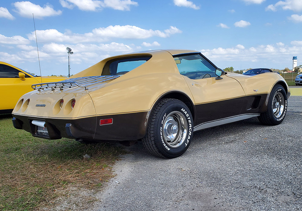 3rd Image of a 1977 CHEVROLET CORVETTE