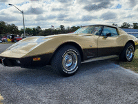 Image 2 of 17 of a 1977 CHEVROLET CORVETTE