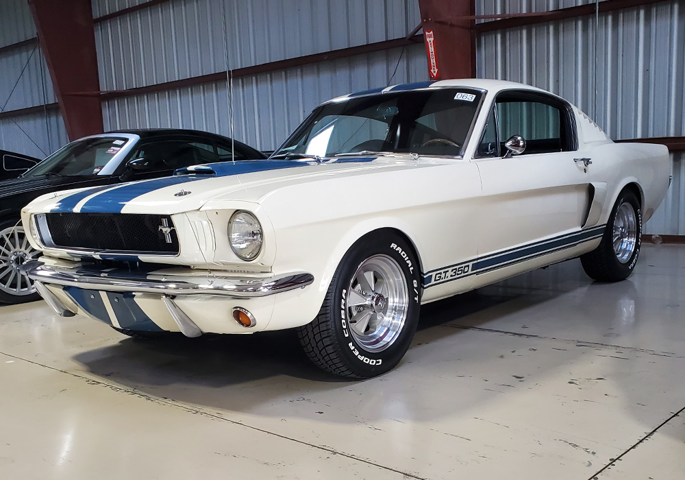 2nd Image of a 1965 FORD MUSTANG