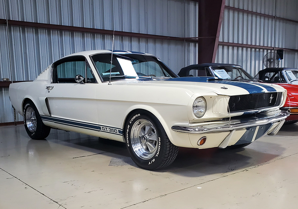 3rd Image of a 1965 FORD MUSTANG