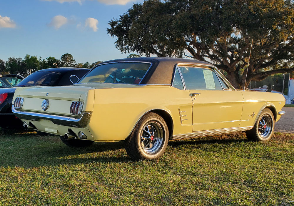 2nd Image of a 1966 FORD MUSTANG