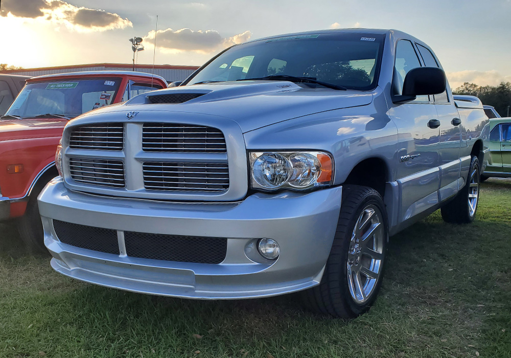 2nd Image of a 2005 DODGE RAM PICKUP 1500 SRT-10