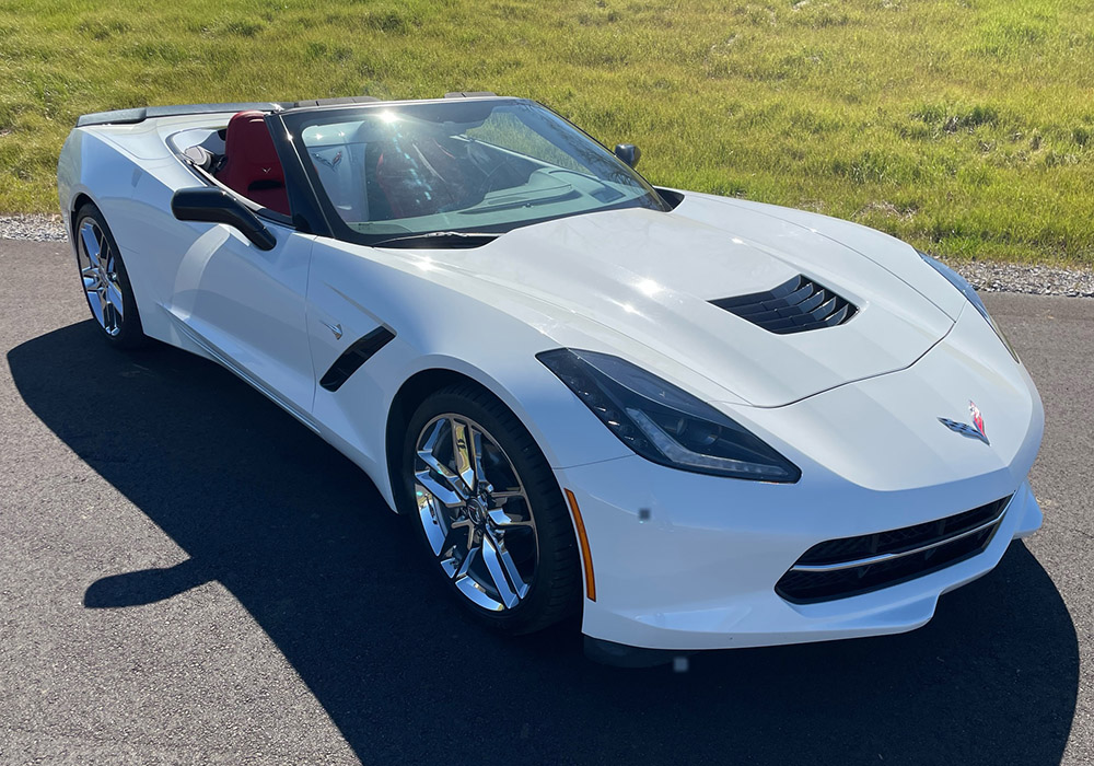 1st Image of a 2015 CHEVROLET CORVETTE STINGRAY 3LT