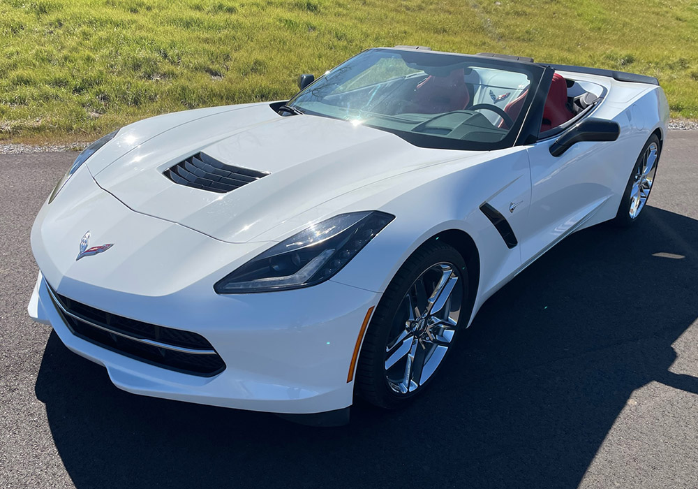 3rd Image of a 2015 CHEVROLET CORVETTE STINGRAY 3LT