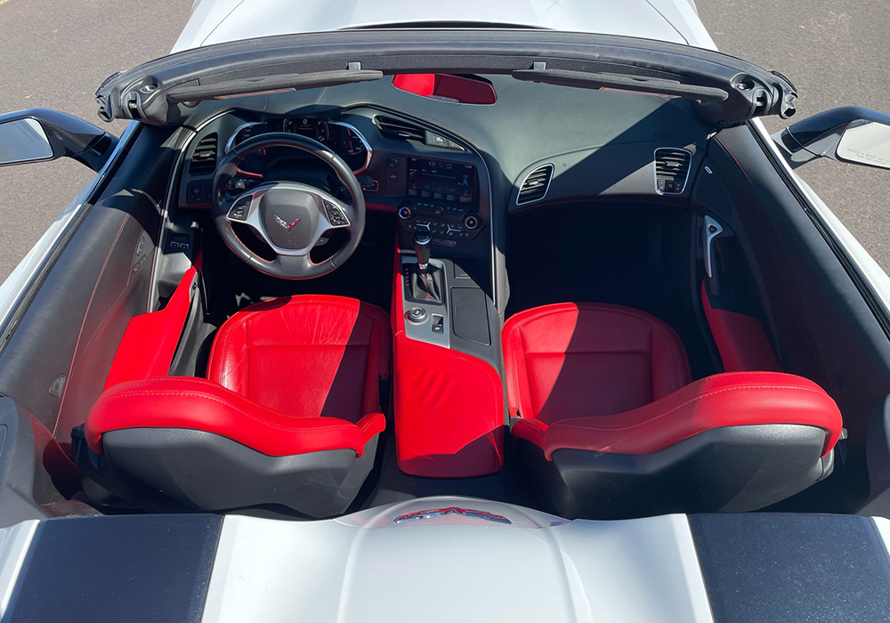 4th Image of a 2015 CHEVROLET CORVETTE STINGRAY 3LT