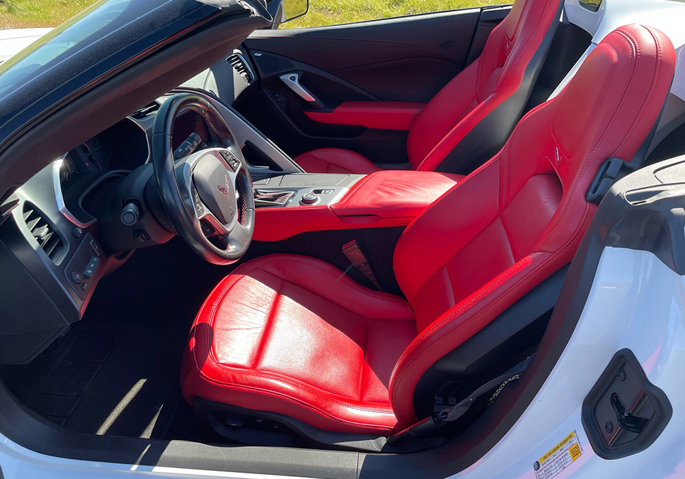 5th Image of a 2015 CHEVROLET CORVETTE STINGRAY 3LT